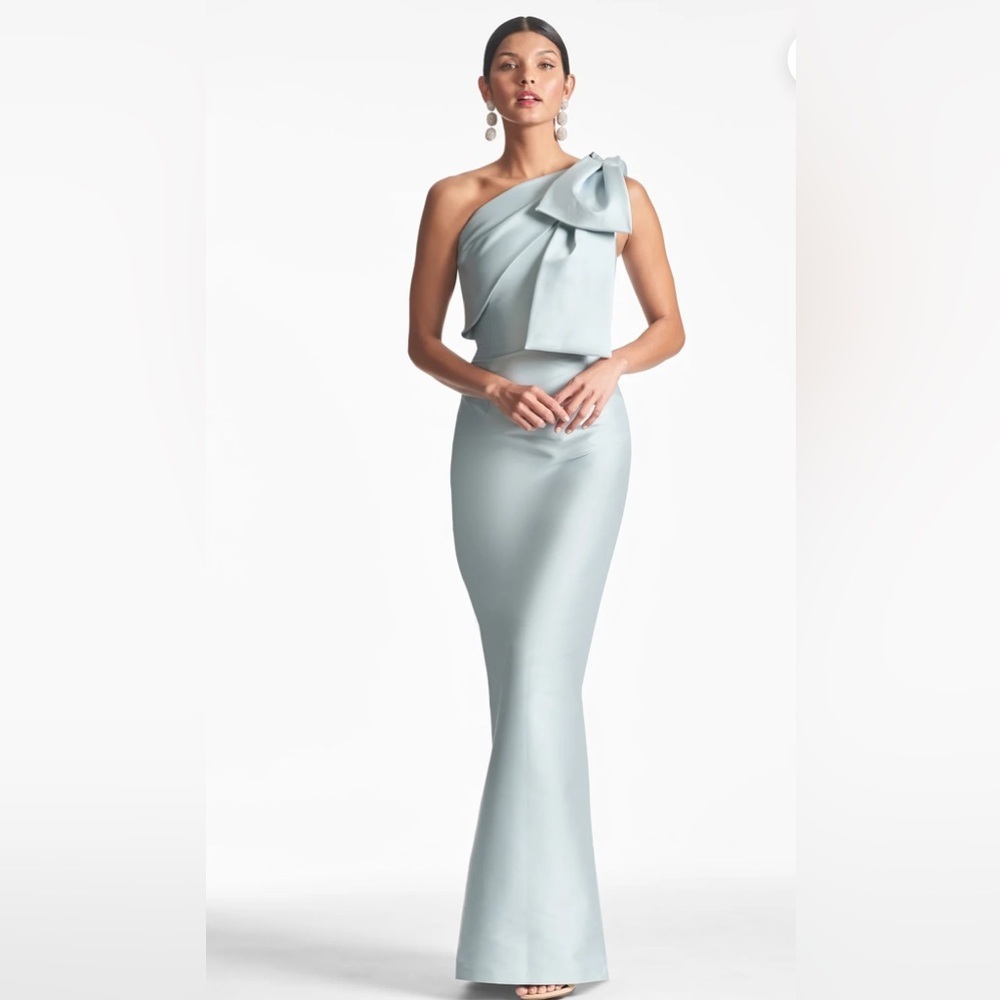 Sachin & Babi BONNIE GOWN - ASH BLUE
Asymmetric One-Shoulder Column dress sz 6